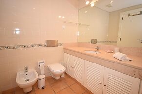Spacious Apartment in Quarteira With Swimming Pool