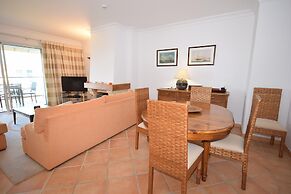 Spacious Apartment in Quarteira With Swimming Pool
