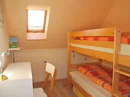 Tranquil Apartment in Ostseebad Kühlungsborn near Sea Beach