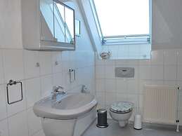 Tranquil Apartment in Ostseebad Kühlungsborn near Sea Beach