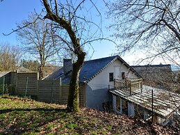 Modern Holiday Home with Hot Tub & Sauna in Ardennes
