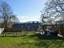 Modern Holiday Home with Hot Tub & Sauna in Ardennes