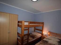 Quaint Bungalow in Reddelich near Baltic Sea Coast