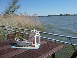 Holiday Home With Jetty in Sternberg