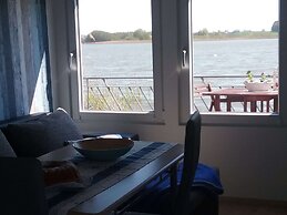 Bootshaus Direkt am See mit Eigenem Steg an der Ostsee