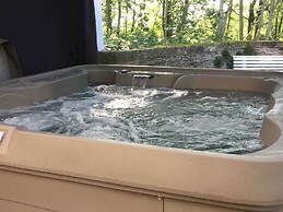 Unique Holiday Home in Virton with Hot Tub