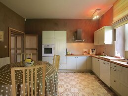 Unique Holiday Home in Virton with Hot Tub