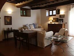 Cozy Holiday House With Terrace