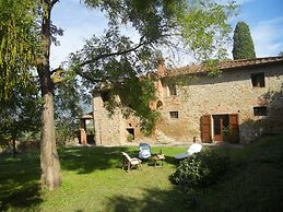 Cozy Holiday House With Terrace