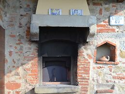 Cozy Holiday House With Terrace