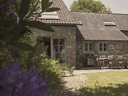 Beautiful Cottage With Pool