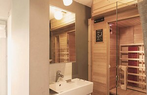 Beautiful Cottage With Pool