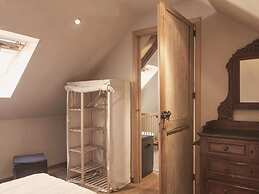 Beautiful Cottage With Pool