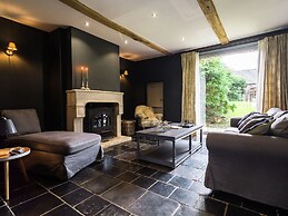 Beautiful Cottage With Pool