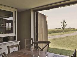 Beautiful Cottage With Pool