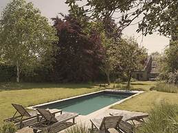 Beautiful Cottage With Pool