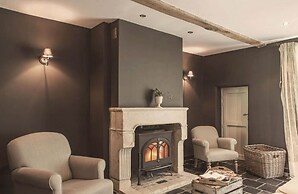 Beautiful Cottage With Pool