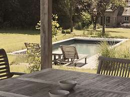 Beautiful Cottage With Pool