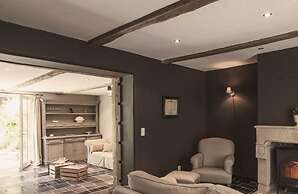 Beautiful Cottage With Pool