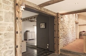 Beautiful Cottage With Pool