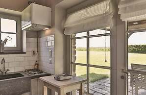 Beautiful Cottage With Pool