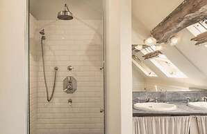 Beautiful Cottage With Pool