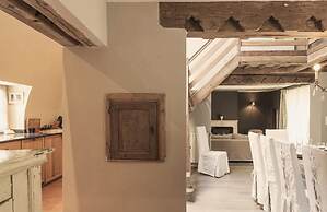 Beautiful Cottage With Pool