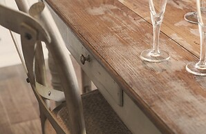 Beautiful Cottage With Pool