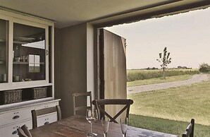 Beautiful Cottage With Pool