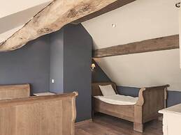 Beautiful Cottage With Pool