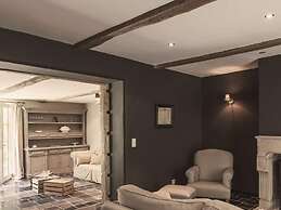 Beautiful Cottage With Pool