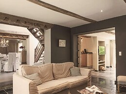 Beautiful Cottage With Pool