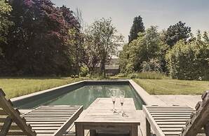 Beautiful Cottage With Pool