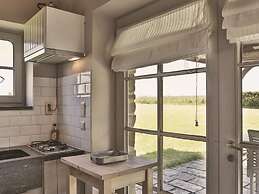 Beautiful Cottage With Pool