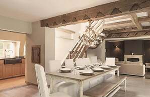 Beautiful Cottage With Pool