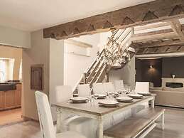 Beautiful Cottage With Pool