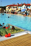 Sun Drenched Residence with Pool in Rosolina Mare near Venice