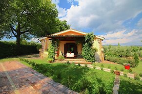 Romantic Oasis With Saltwater Pool, Selci