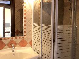 Romantic Oasis With Saltwater Pool, Selci