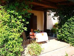 Romantic Oasis With Saltwater Pool, Selci