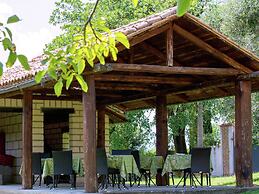Romantic Oasis With Saltwater Pool, Selci