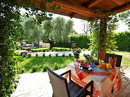 Romantic Oasis With Saltwater Pool, Selci