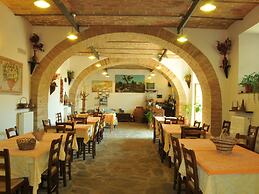 Superb Holiday Home With Swimming Pool