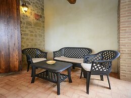 Superb Holiday Home With Swimming Pool