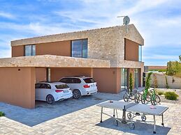 Enticing Holiday Home in Brtonigla with Hot Tub