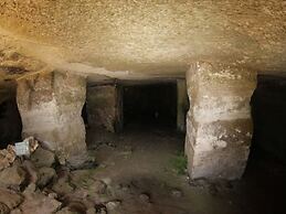 Quaint Holiday Home in Pasalites with Garden near Perama