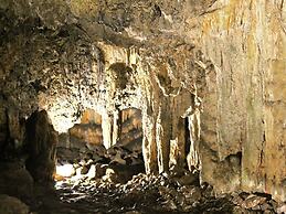 Quaint Holiday Home in Pasalites with Garden near Perama