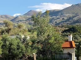 Quaint Holiday Home in Pasalites with Garden near Perama