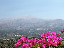 Quaint Holiday Home in Pasalites with Garden near Perama