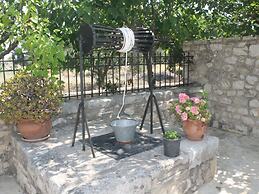 Quaint Holiday Home in Pasalites with Garden near Perama